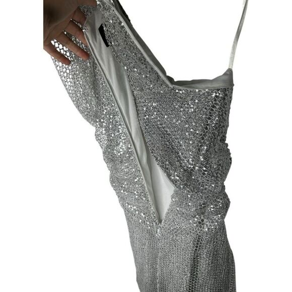 Maeve Reilly x BCBGMAZAZRIA Silver Asymmetrical Mini Dress Size 0 Puff Sleeve - Picture 9 of 12